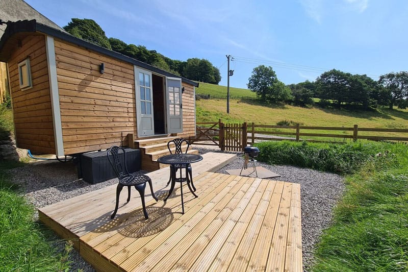 Glamping Peak District Shepherds Hut