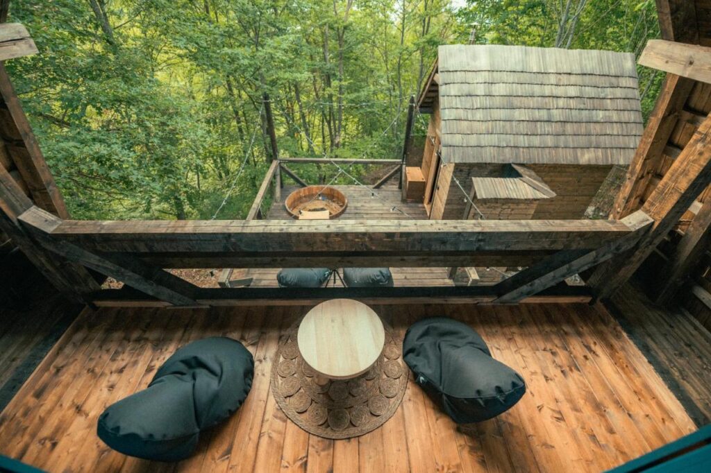 Raven's Nest - Glamping Romania