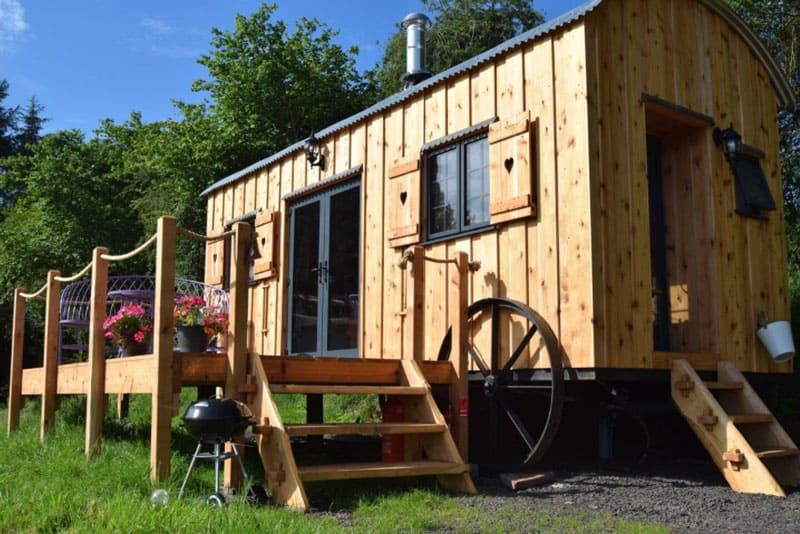 flying scotsman hut in brecon beacons wales