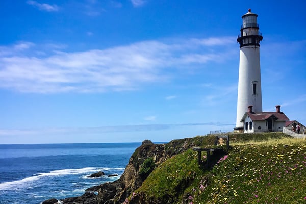 pigeon point lighthouse bay area view of the light house and ocean behind
