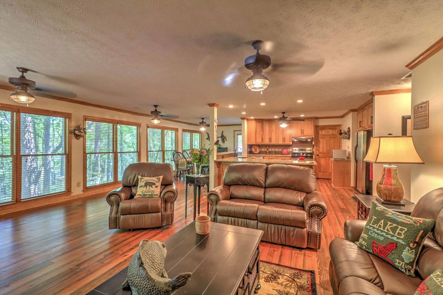 LaGrange Luxury Cabin in Georgia