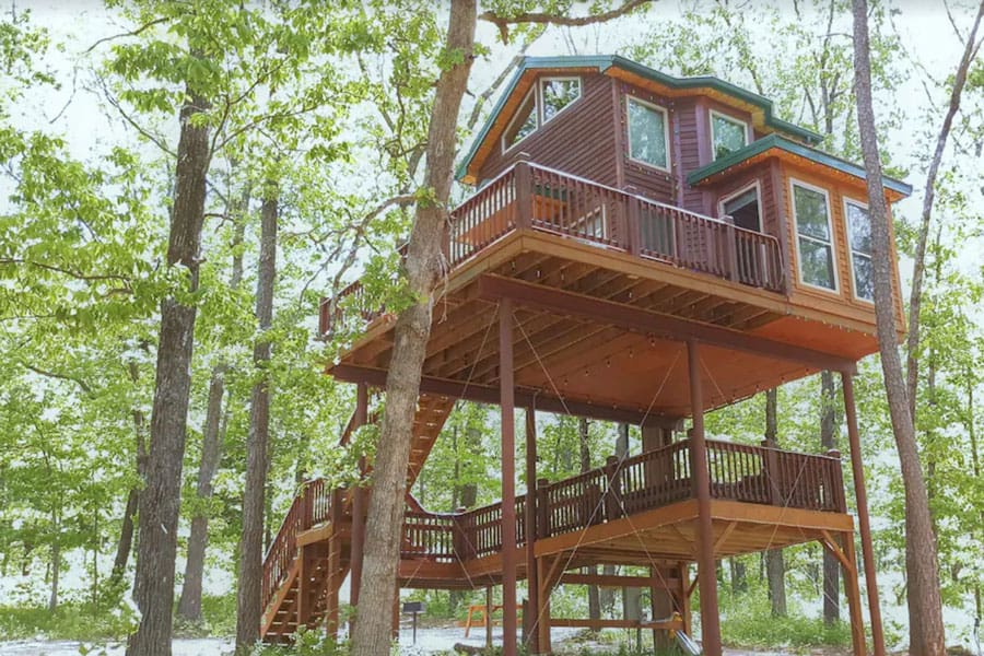 Missouri Glamping Treehouse on Spring Lake Ranch