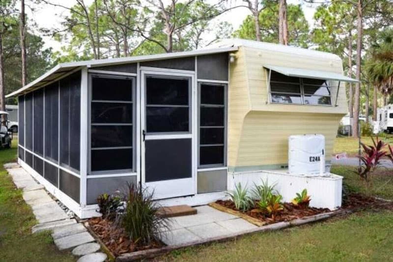 Glamping in Florida at Ramblers Rest RV Resort