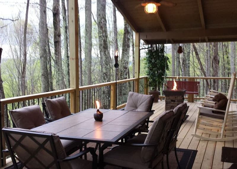 Giant Mountain Retreat Treehouse