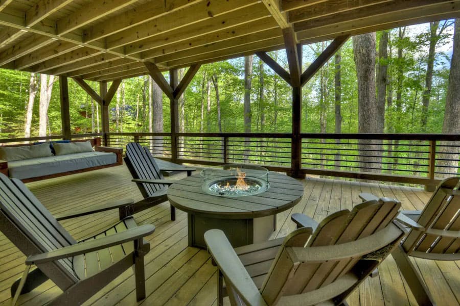 Roseann's Treehouse near Blue Ridge