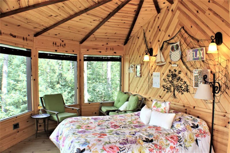 Lakeside TreeHouse Yurts Minnesota