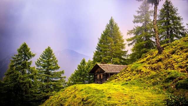 alpine hut gcda323519 640