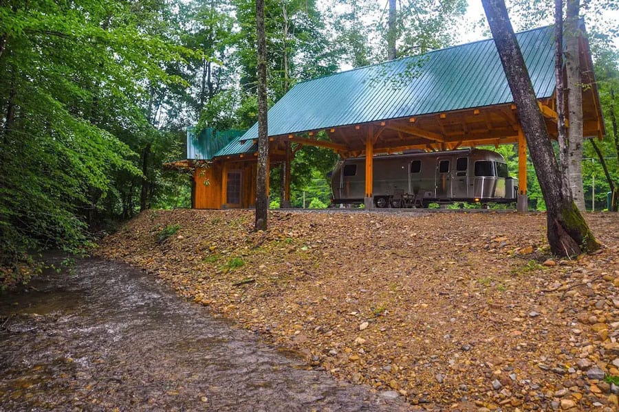 Creekside 30 ft. Asheville Airstream Rental