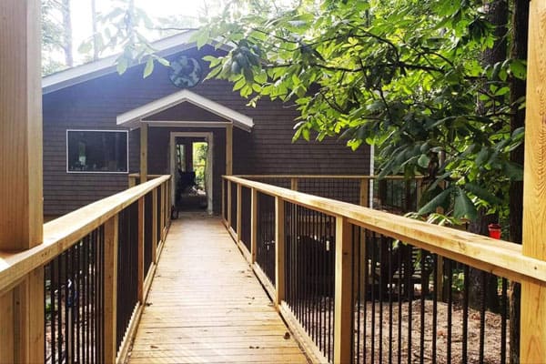The Painted Bird Arkansas Treehouse
