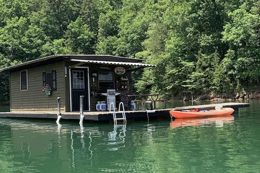 Boathouse Glamping Smoky Mountains