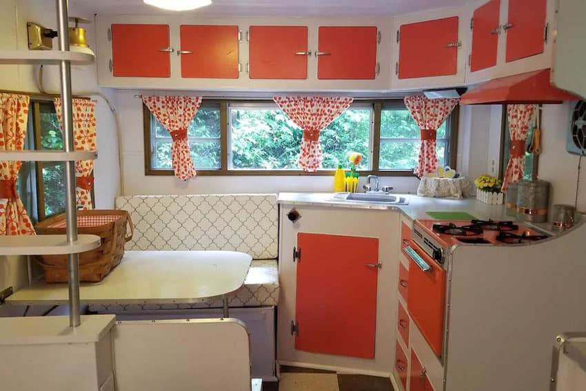1965 Vintage Camper Glamping