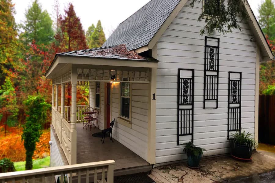 Creekside Hideaway Northern California Glamping Cottage