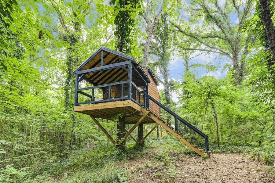 Oasis Treehouse Glamping in Atlanta
