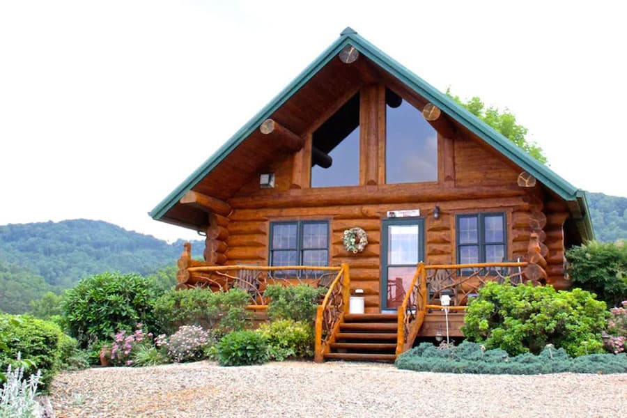Romantic Log Cabin in Asheville