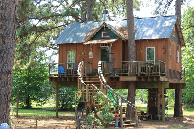 Glamping in Louisiana at Cedar Treehouse