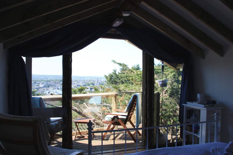 Urban Tranquilatree Treehouse Glamping in Cork