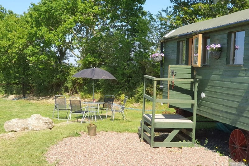 Delightful Shepherds Hut Devon Glamping