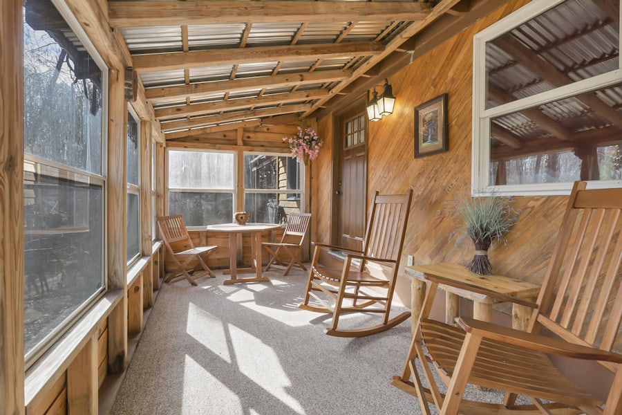 The Love Shack Romantic Ohio Cabin