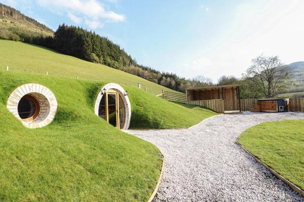 Snowdon Glamping Hobbit House