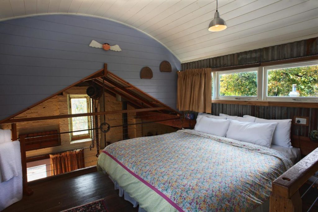 Old Leura Dairy Romantic Getaways in the Blue Mountains
