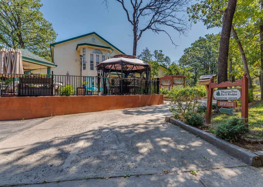 Whispering Pines Inn