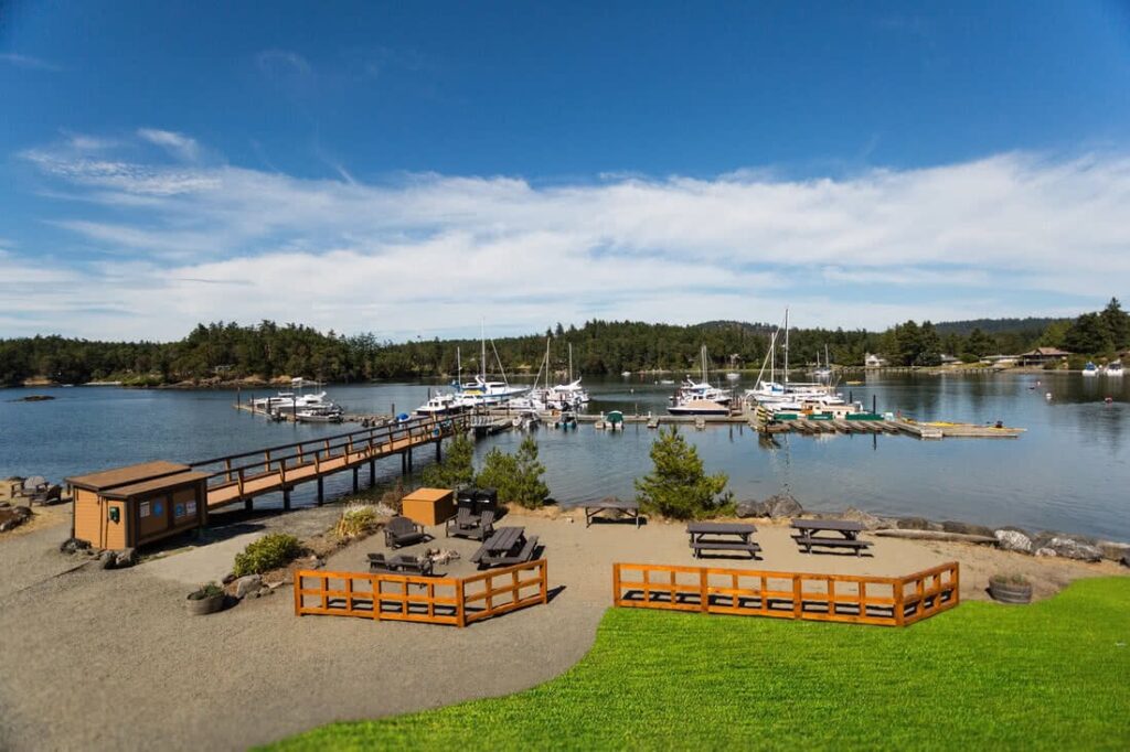 Amenities and Services at Snug Harbor Resort