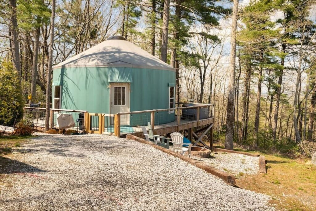 Jenny's Virginia Yurt with Hot Tub