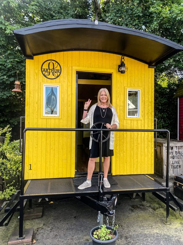 Tiny Digs train caboose
