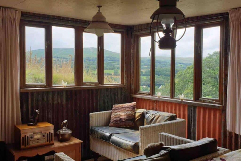 FoxesDen Eco Cabin in Dartmoor