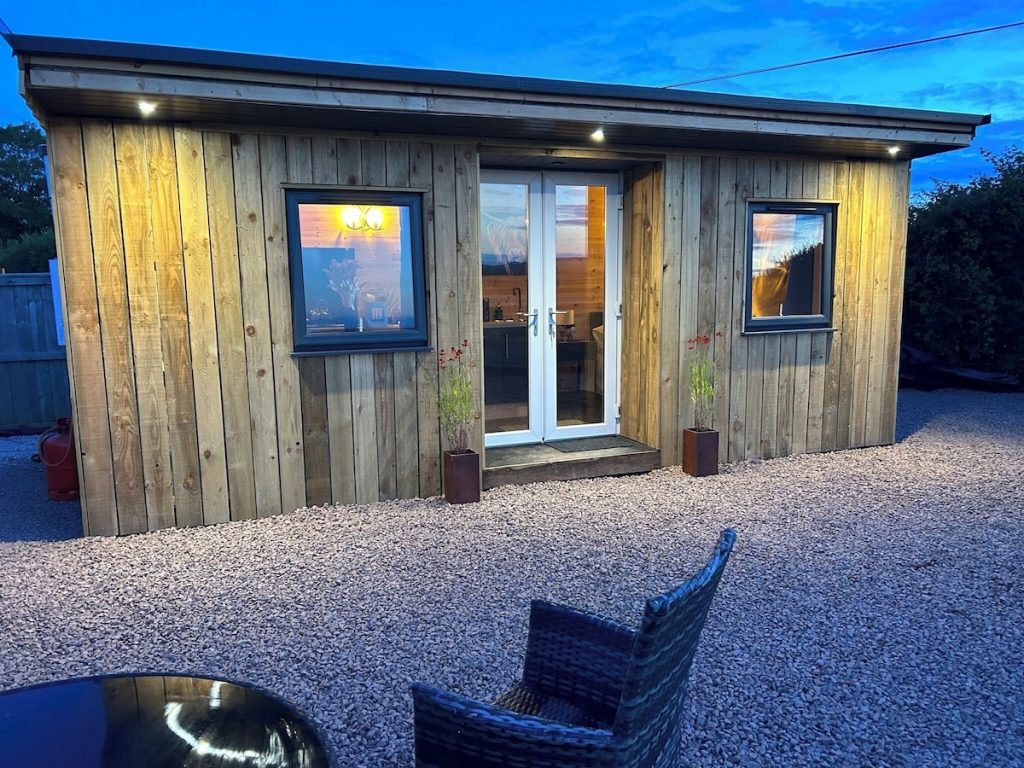 Secluded Glamping Pod with Highland Cows