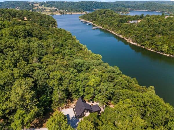 The A-Frame Lakefront cabin - Cabins at Table Rock Lake