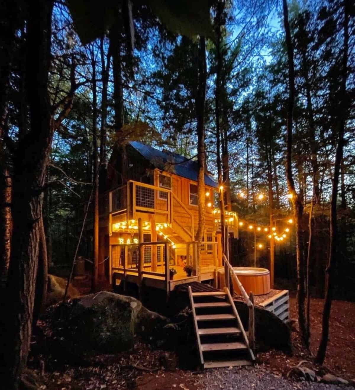 treehousewithhottub treehousewithhottub